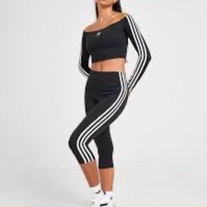 Adidas 3-stripes capri cropped leggings  S Never worn